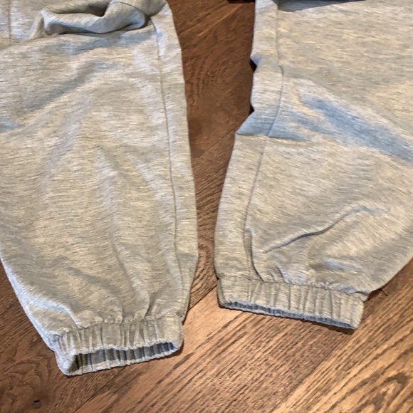 Grey Light Sweatpants with cargo pockets - Picture 2 of 9